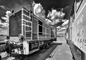 nuvole, treno, bianconero, cielo, vagone, respingenti, treni, binari, ombra, locomotore, stazione