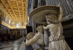 chiesa, acquasantiera, angeli, soffitto, marmo, statue, banchi, fedeli, panche, bianco, ali, interno, volta, persone