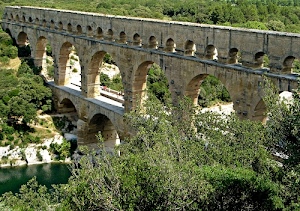 archi, acquedotto, alberi, verde, ponte, fiume, romano, acqua, tre, piante, antico, colonne, architettura, arcate, persone