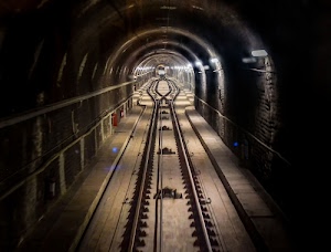 luci, galleria, tunnel, binari, rotaie, marciapiedi, archi, buio, prospettiva, scambi, scambio, arco, metropolitana, cavo