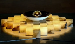 marmo, cubi, sfera, giallo, geometrie, luci, piattino, metallo, dorato, vassoio, nero, vetro, bianco, riflesso, composizione