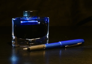 penna, stilografica, nero, blu, pennino, inchiostro, vetro, calamaio, oro, tappo, azzurro, cappuccio, tavolo, dorato, riflessi, bottiglia