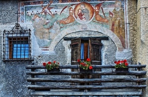 balcone, gerani, fiori, finestra, vasi, murales, legno, grata, affresco