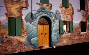 finestre, porta, murales, mattoni, verde, persiane, vasi, casa, palazzo, portone, scuri, facciata