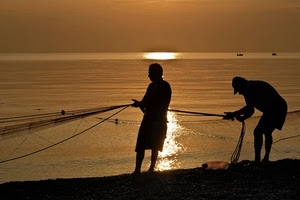 mare, pescatori, rete, controluce, tramonto, silhouette, acqua, uomini, reti, due