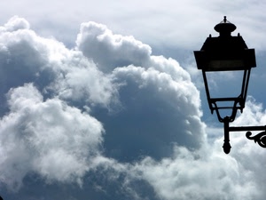 nuvole, cielo, lampione, bianco, nero, ferro, azzurro, blu, grigio, silhouette, metallo