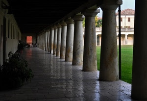 colonne, portico, prato, verde, prospettiva, corridoio, finestre, vasi