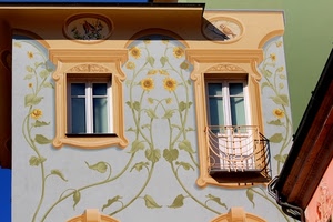 balcone, liberty, finestra, finestre, ringhiera, girasoli, fiori, decorazioni