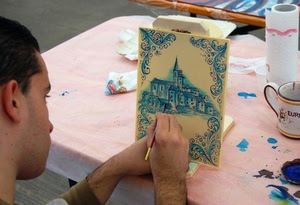 pennello, mani, pittore, tazza, colori, tavolo, chiesa, tovaglia, azzurro, artista, ragazzo, dipingere, artigiano, dita, orecchio, paese, disegno, carta, blu