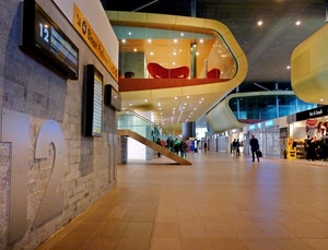 stazione, luci, persone, numeri, scala, numero, negozi, dodici, passanti, bar