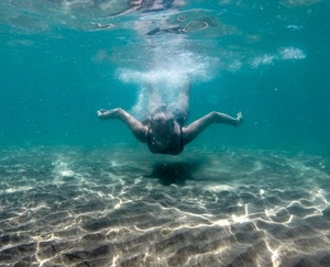 acqua, mare, donna, nuotatrice, braccia, sabbia, tuffo, nuotare, trasparenza, riflesso