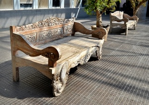 legno, panchine, alberi, due, finestre, strada, panchina, pavimento, piante, intarsi, verde, marciapiede, muro, vaso, panche