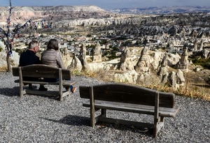 panchine, due, panorama, persone, montagne, panchina, rocce
