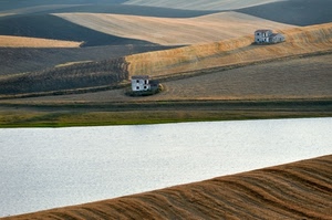 campi, case, colline, prati, campagna, panorama, geometrie, coltivazioni, cascine, acqua, lago