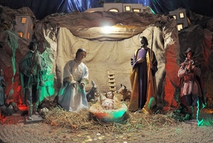 presepe, paglia, bue, giuseppe, natale, madonna, culla, capanna, pastori, asinello, natività, statue, gesù, maria, luci, grotta, bambino, case, presepio, asino