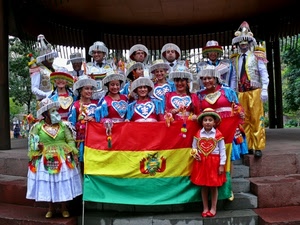 bandiera, cappelli, verde, rosso, costumi, giallo, gruppo, stemma, cuori, persone, uomini, donne, bambina, bolivia, bambini, colori, costume