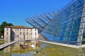 acqua, vetro, riflesso, cielo, casa, architettura, alberi, serra, fontana, vetrate, azzurro, vasca, finestre, museo, piante, verde, struttura, palazzo, scultura, vetri
