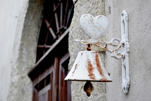 bianco, cuore, porta, campana, muro, campanella, portone, arco, batacchio, ruggine, ferro, battacchio, metallo