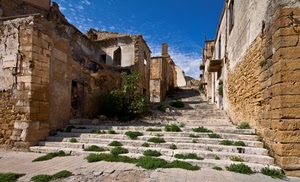 cielo, scale, erba, scala, salita, ruderi, scalinata, abbandono, vicolo, gradini, tufo, azzurro, case