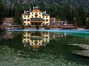 lago, alberi, acqua, finestre, casa, riflesso, verde, riflessi, bosco, albergo, porte, hotel, comignoli, montagna, balconi, villa