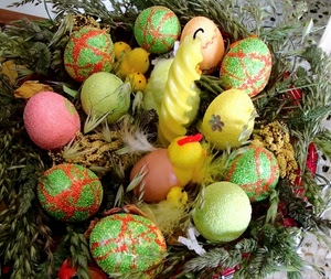candela, uova, giallo, verde, colori, pulcini, cesto, pasqua, rosso, rosa, pulcino, erba, colorate, spighe, decorazioni, piume, nido, rami, stoppino