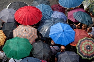 ombrelli, pioggia, folla, colori, rosso, gente, persone, multicolori, maltempo
